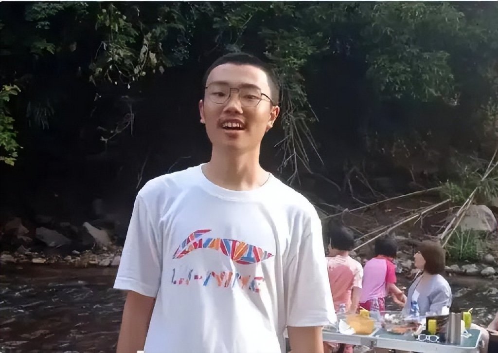 胡鑫宇的死,是自缢还是他杀?真相是什么?我对这个事的三种分析休闲区蓝鸢梦想 - Www.slyday.coM 胡鑫宇的死,是自缢还是他杀?真相是什么?我对这个事的三种分析休闲区蓝鸢梦想 - Www.slyday.coM
