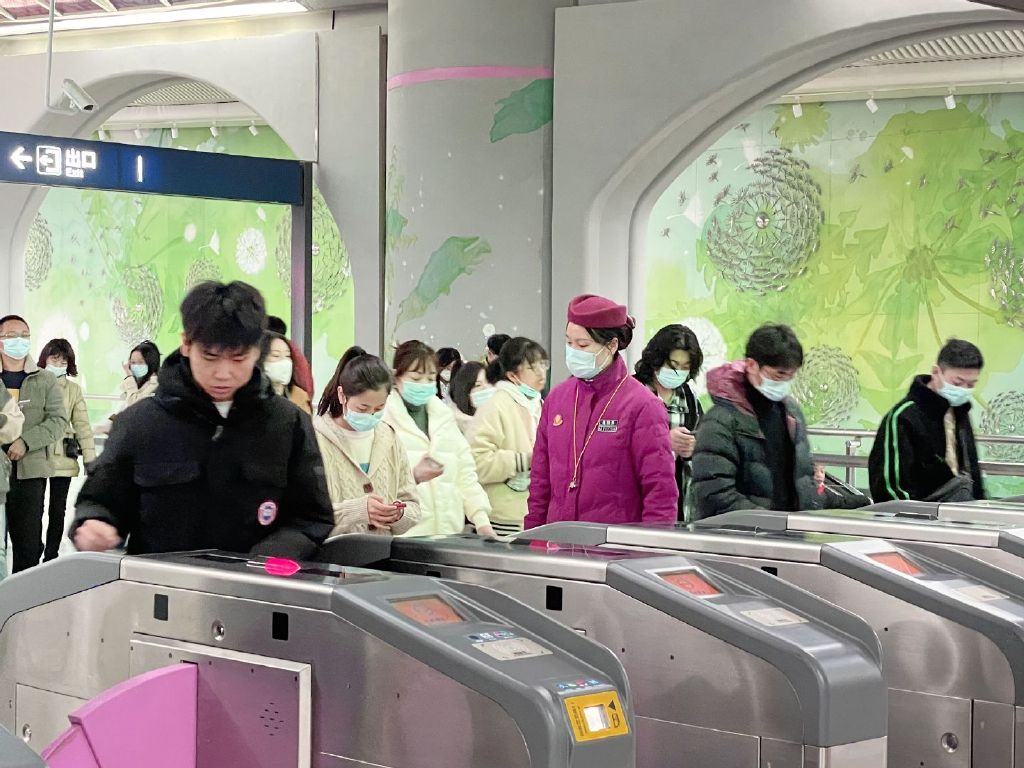 武汉vi设计（武汉城市活力满格，地铁周末连续两天增运力）武汉地铁周日，