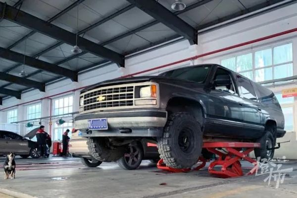 马斯克点赞过的那个上海小伙,又火了!小区因疫情封控,他租了辆房车过夜,每天上下班就纠结一个问题……休闲区蓝鸢梦想 - Www.slyday.coM 马斯克点赞过的那个上海小伙,又火了!小区因疫情封控,他租了辆房车过夜,每天上下班就纠结一个问题……休闲区蓝鸢梦想 - Www.slyday.coM