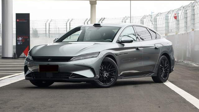 比亚迪汉长续航版上市，换装怀挡，配冰箱，DM-i版纯电续航245km