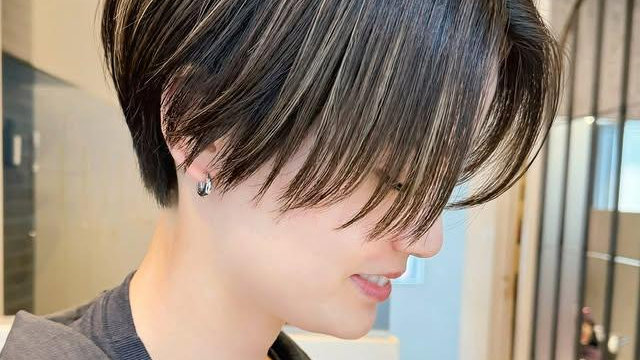日系短发的风格宇宙：在随性与精致间，掀起发型革命的新浪潮
