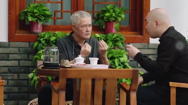 本山大叔茶中品出春晚经典小品