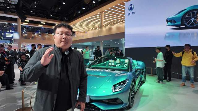 腾势Z超跑亮相北京车展 老外直呼太漂亮了！