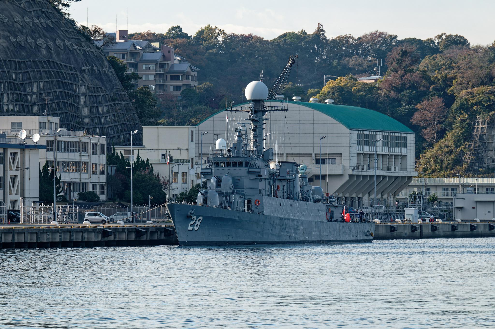 访问日本的秘鲁海军二手浦项级护卫舰cm28伪装号