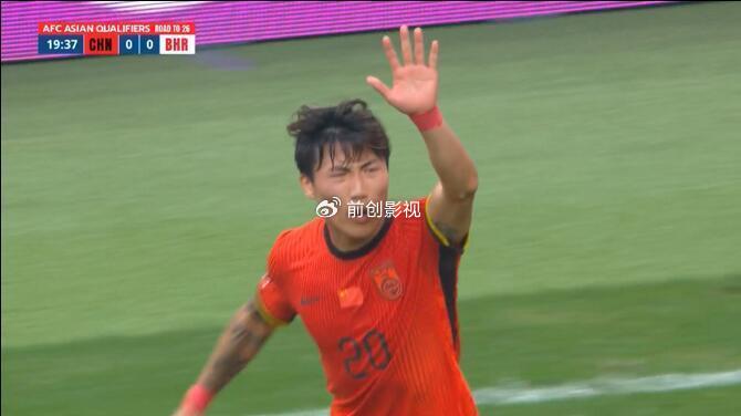 谢文能两次角球罚出界遭集体吐槽：真苏超都不如，实在看不懂
