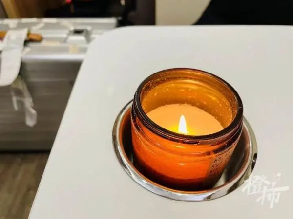 马斯克点赞过的那个上海小伙,又火了!小区因疫情封控,他租了辆房车过夜,每天上下班就纠结一个问题……休闲区蓝鸢梦想 - Www.slyday.coM 马斯克点赞过的那个上海小伙,又火了!小区因疫情封控,他租了辆房车过夜,每天上下班就纠结一个问题……休闲区蓝鸢梦想 - Www.slyday.coM