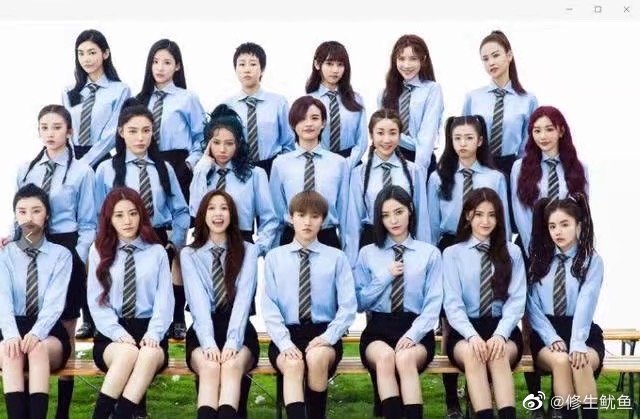 《青春有你2》学员毕业照,刘雨昕稳坐c位