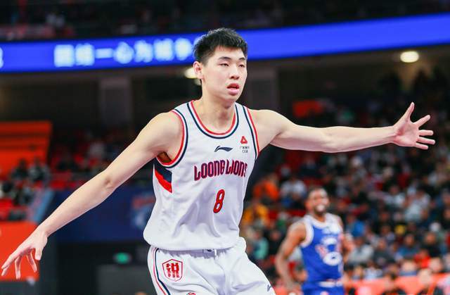 广东VS新疆万众瞩目！两大强援终于上演首秀，杜锋完整阵容拒绝爆冷