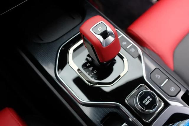 试驾吉利ICON:给年轻人造车的一个标准答案