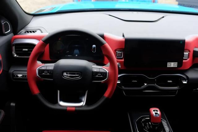 试驾吉利ICON:给年轻人造车的一个标准答案