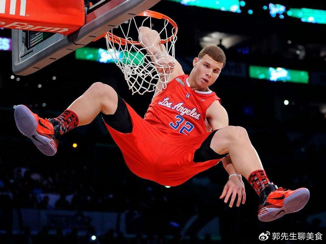 格里芬的手到底有多短，看看这些扣篮的照片，都是因为手短被封盖