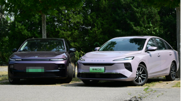 10万左右买续航500km+电车，荣威纯电D6、零跑B01怎么选？