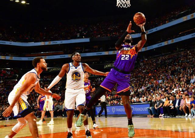 NBA赛场风云再起 NIKE助力球员突破极限 新浪竞技风暴全程直击精彩瞬间