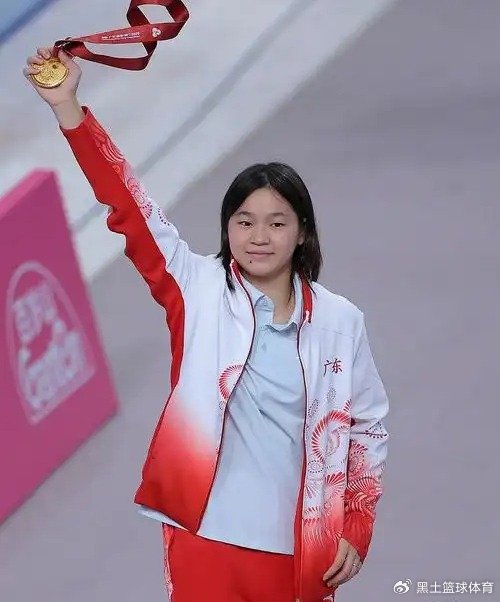 不训练比赛，全红婵为何不宣布退役？周继红不该犯错，张家齐：我想买