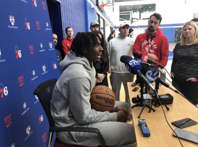 普尔拿一亿马克西也能拿!三年级对比费城小将不输勇士冠军后卫休闲区蓝鸢梦想 - Www.slyday.coM 普尔拿一亿马克西也能拿!三年级对比费城小将不输勇士冠军后卫休闲区蓝鸢梦想 - Www.slyday.coM