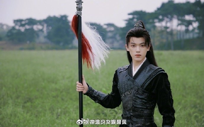 于正官宣06年新人演员，提出三不要期许