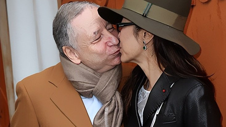 杨紫琼79岁老公太会宠，庄园过节日红毯手牵手，情侣袈裟前卫个性