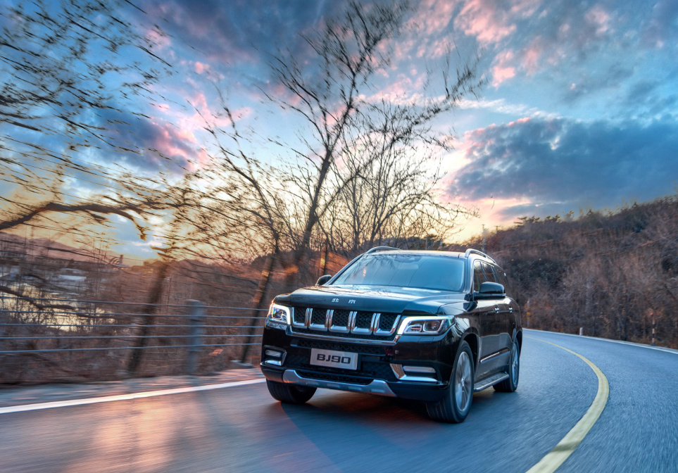 北京BJ90山河经典版对比奥迪Q6