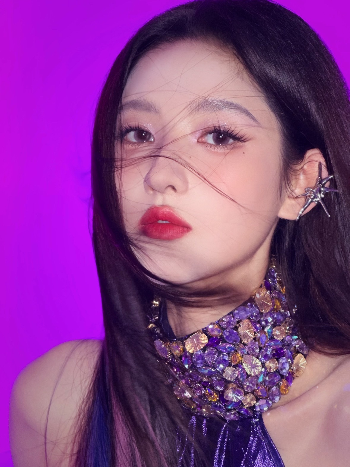 王玉雯新造型清冷大气获赞