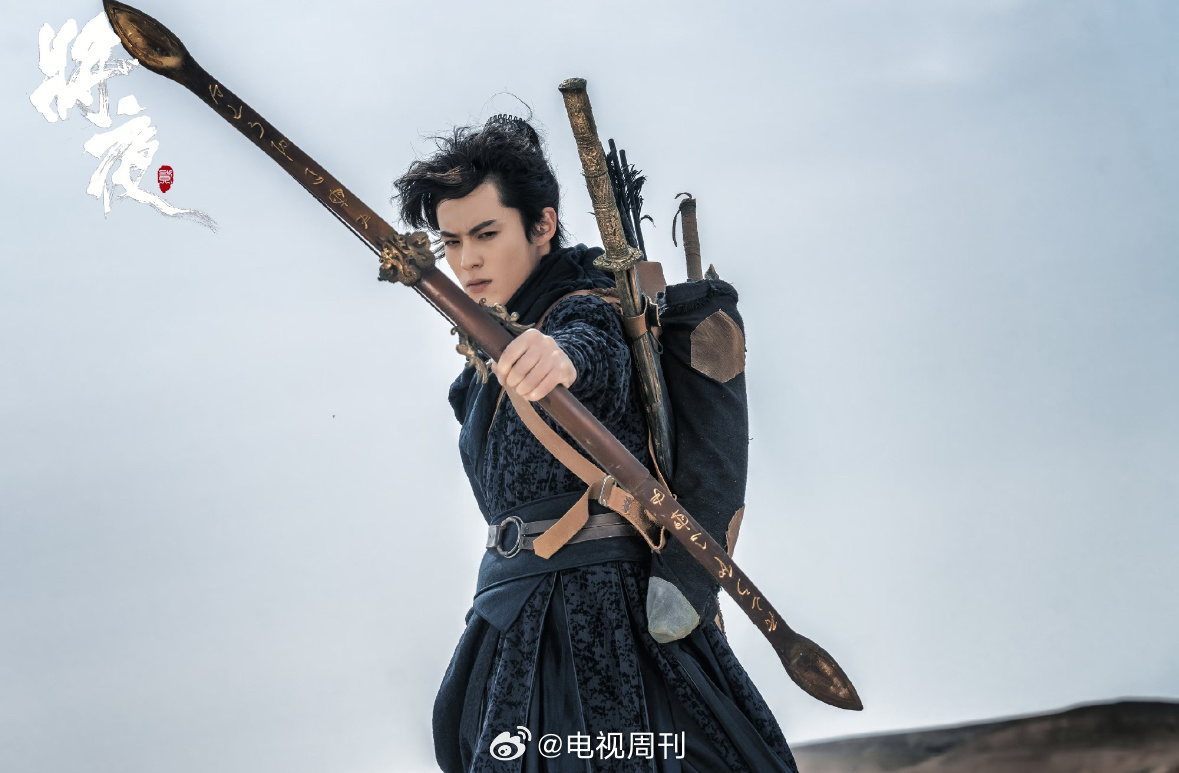 王鹤棣首度缺席阅文盛典，粉丝留言期待未来表现