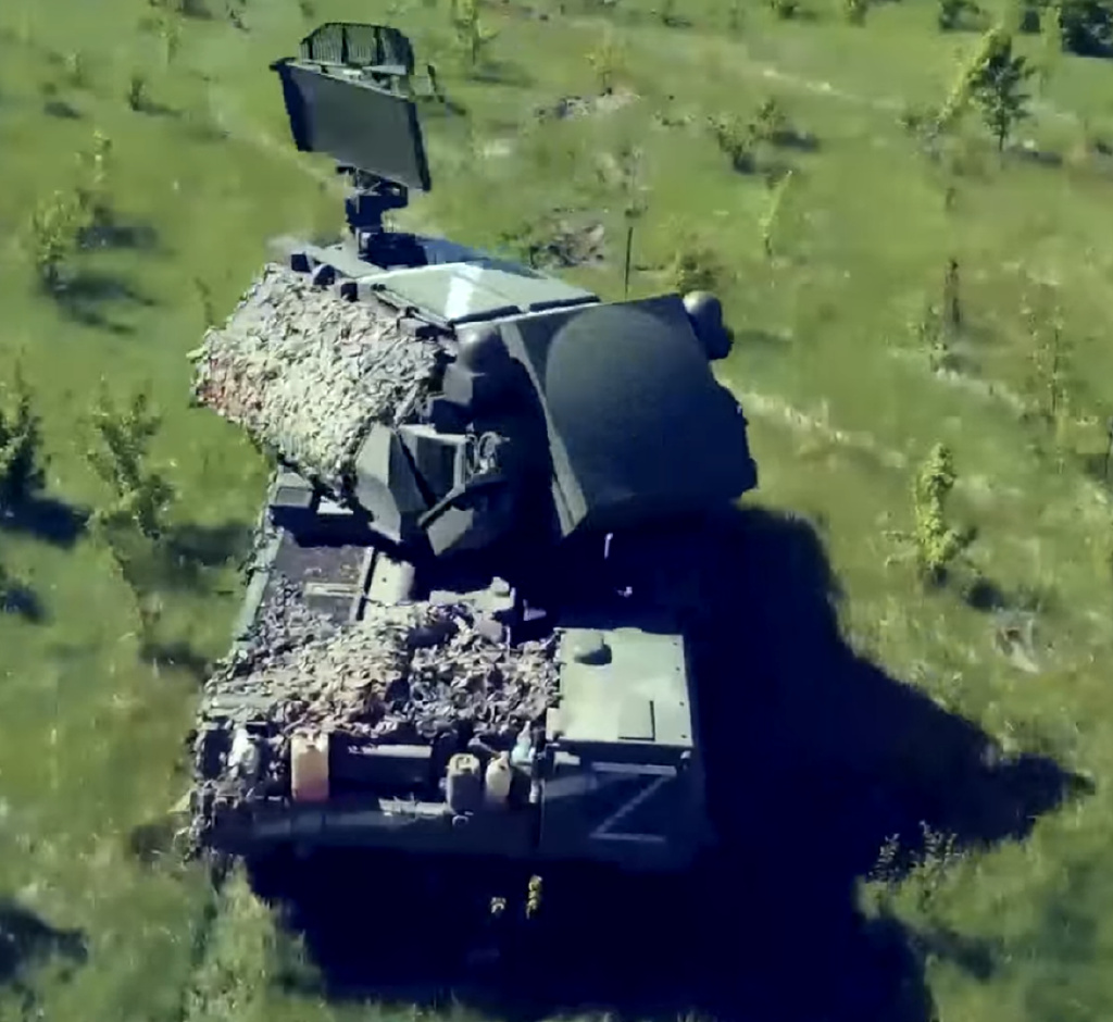 俄军消灭数辆乌军装甲载具_凤凰网视频_凤凰网