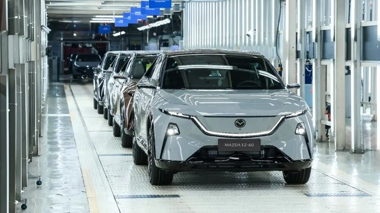 深蓝同平台SUV，长安+马自达合体，马自达EZ-60下线