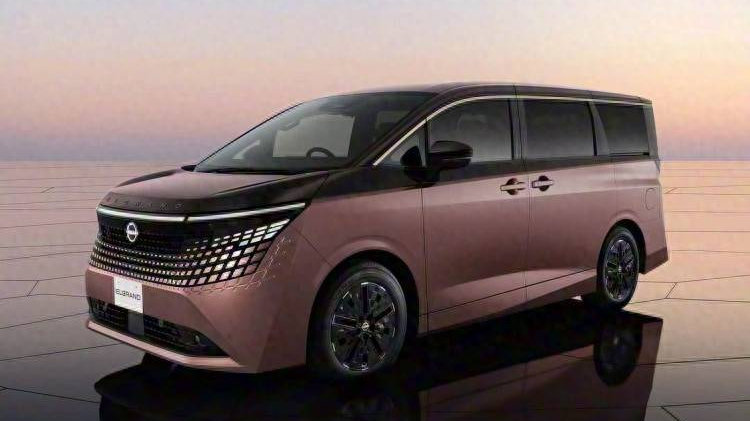 埃尔法最大竞品复活了，这台新出的日系MPV有点酷！