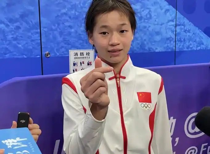 并非陈若琳，全红婵新教练曝光，何威仪无缘，31岁，男性，奥运冠军