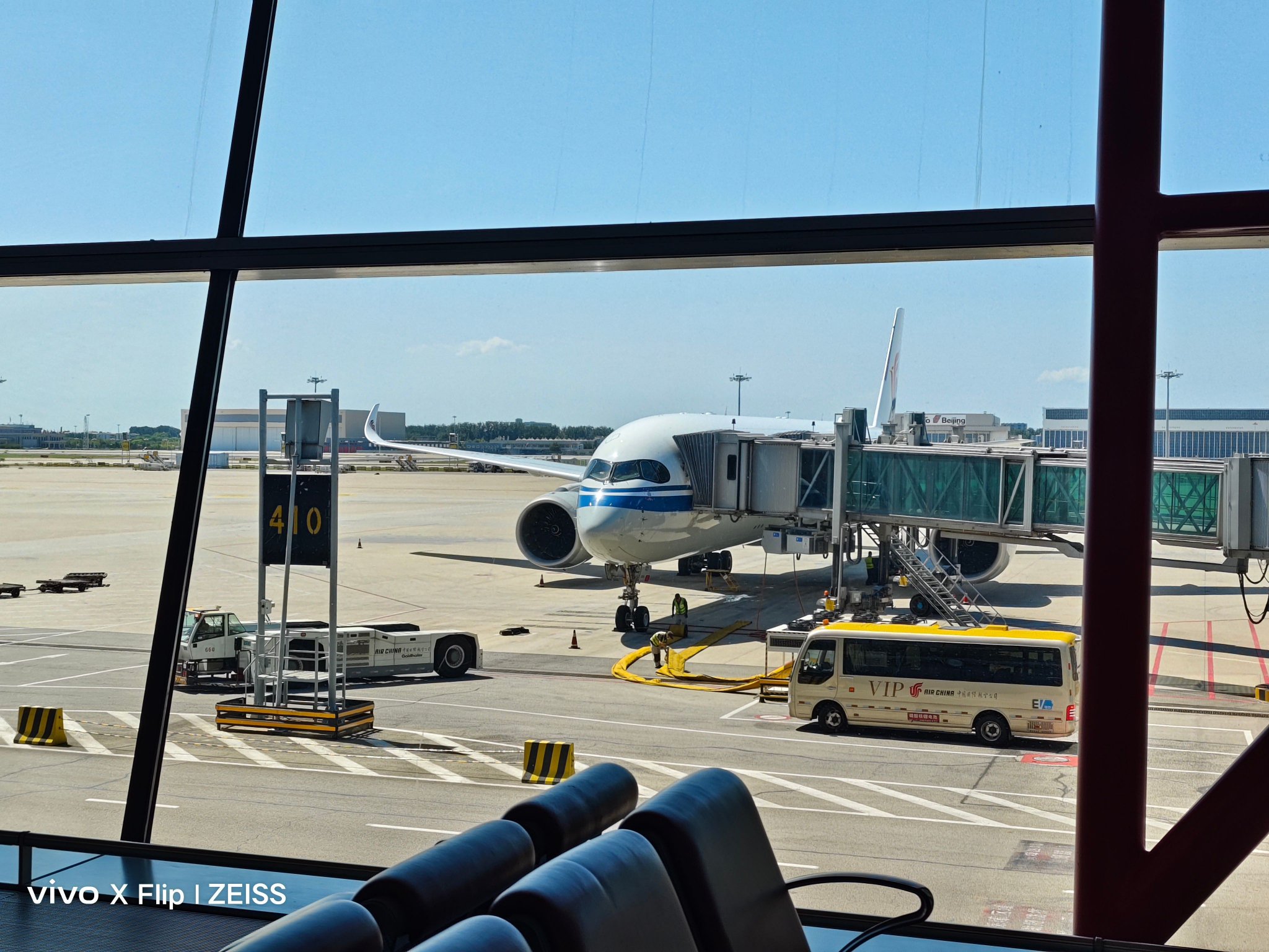 国航空客A350－900北京去成都参加车展……