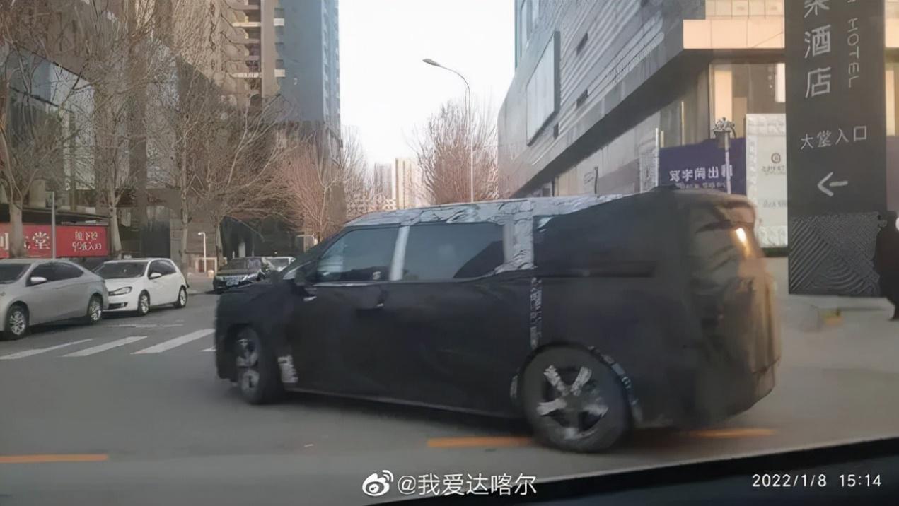 疑似极氪002路试谍照曝光 定位为MPV