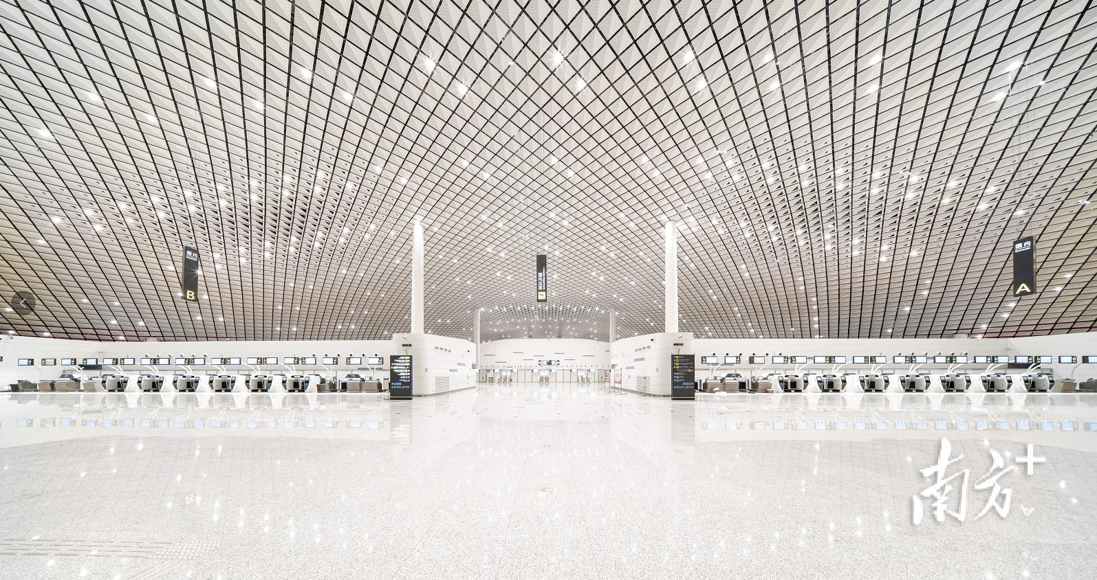 湛江吴川机场24日迎客,志愿者提前体验从登机到飞翔休闲区蓝鸢梦想 - Www.slyday.coM 湛江吴川机场24日迎客,志愿者提前体验从登机到飞翔休闲区蓝鸢梦想 - Www.slyday.coM