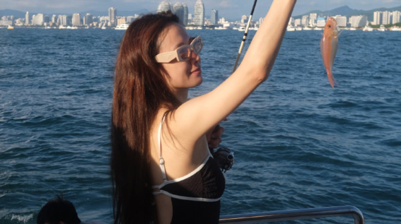 海上随拍｜李梦把松弛感融进海风与暮色里
