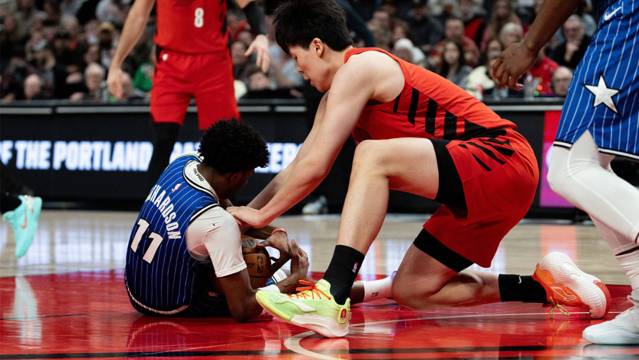 7分52秒4+2+2+1+1！杨瀚森战术地位如坐过山车 苏群不满斯帅用人