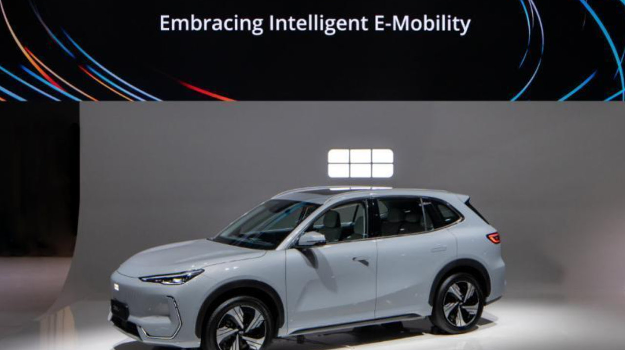 中国车企组团攻坚欧洲，背后藏着什么破局密码？