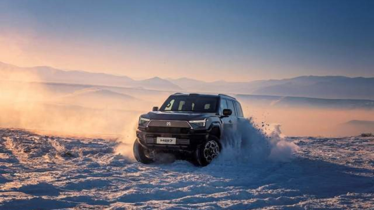 猛士M817首批全量推送华为乾崑智驾ADS V4.1