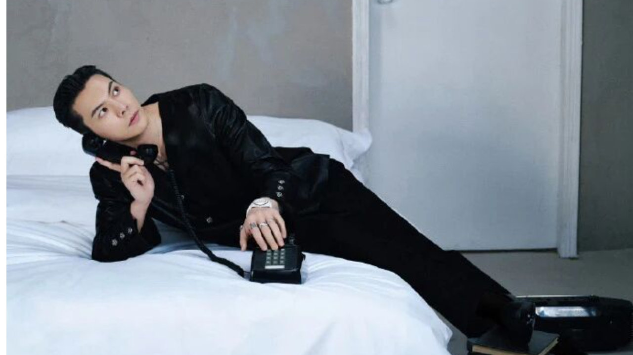 陈伟霆微博之夜｜双造型切换，香奈儿加持的酷帅与矜贵