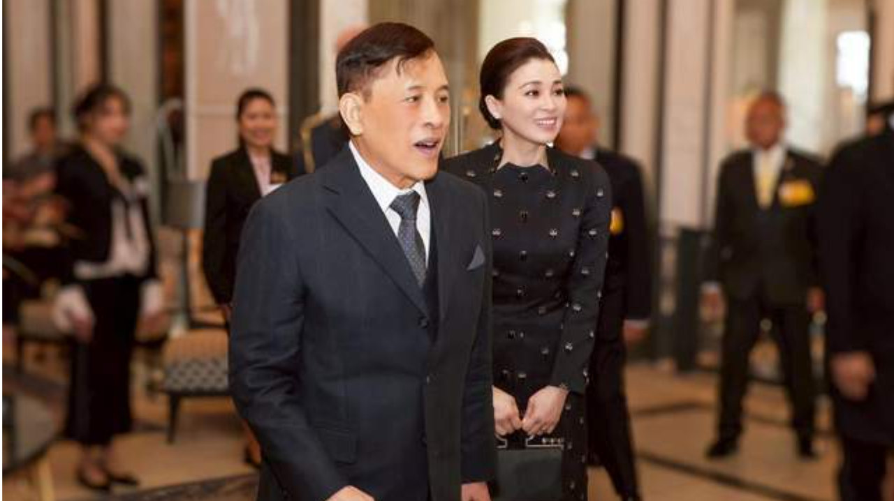 苏提达随泰王访瑞典，新宠无法撼动王后宝座，或戴王冠亮相国王寿宴