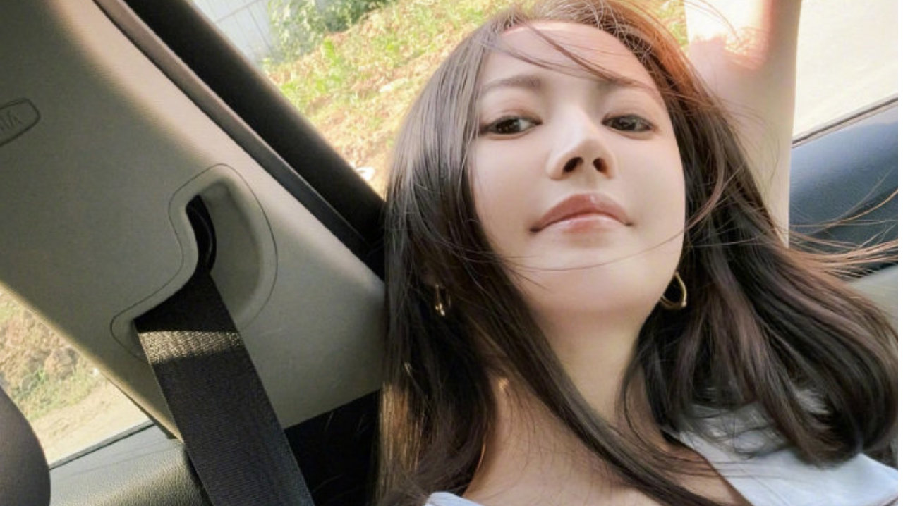 陈钰琪车内自拍封神，这才是“清冷系美人”的教科书
