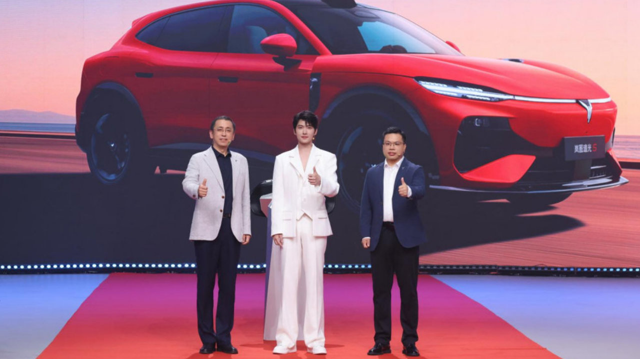 岚图追光S开启预售 新车型背负估值修复与品牌转型双重使命