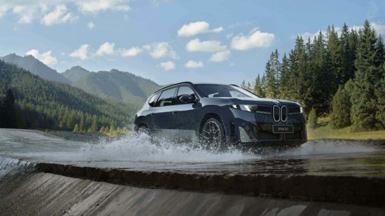 把“新世代”摆上中国牌桌，BMW iX3开始重写宝马的“基础盘”