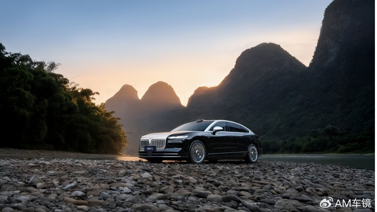 月销破2万+30万台里程碑 岚图追光L能否改写豪华轿车市场格局？