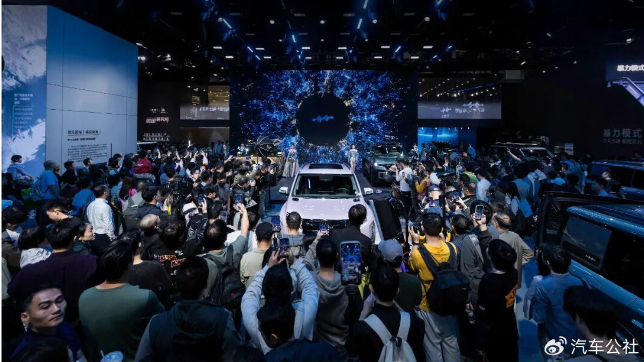 方程豹，硬生生闯出来了