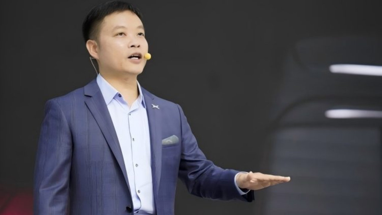 输了让同事裸奔？何小鹏下“赌注”，明年能和特斯拉FSD水平一样