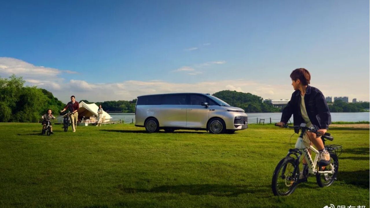比预售价低6万！吉利银河V900破局豪华MPV市场