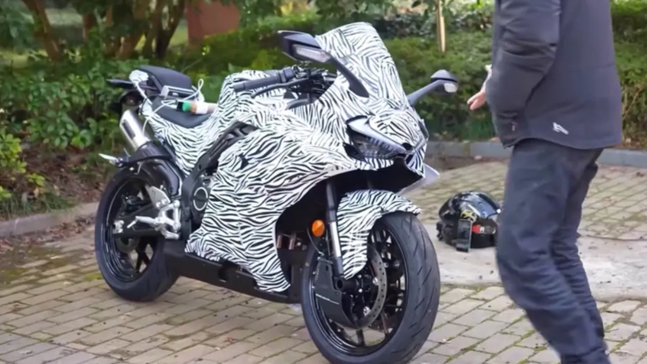 四缸优势褪色！春风500SR将上市，定价成最棘手考题