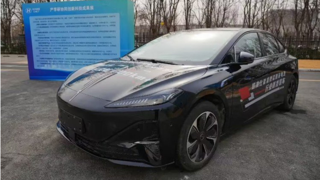 一汽富锂锰固液电池首发装车，这个电池有什么真本事？