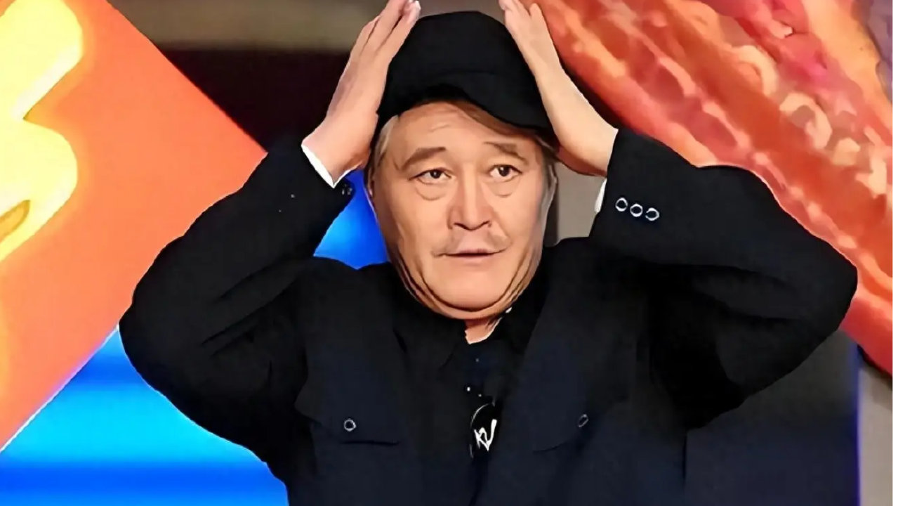 69岁赵本山被女儿爆料不复出，三亚遛鸟下厨，活成普通“老大爷”