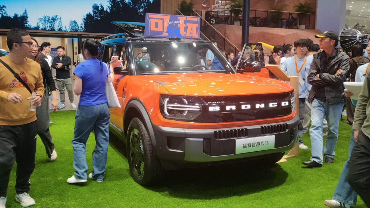 2025广州车展：硬派越野来电了，福特智趣烈马重新定义越野生活