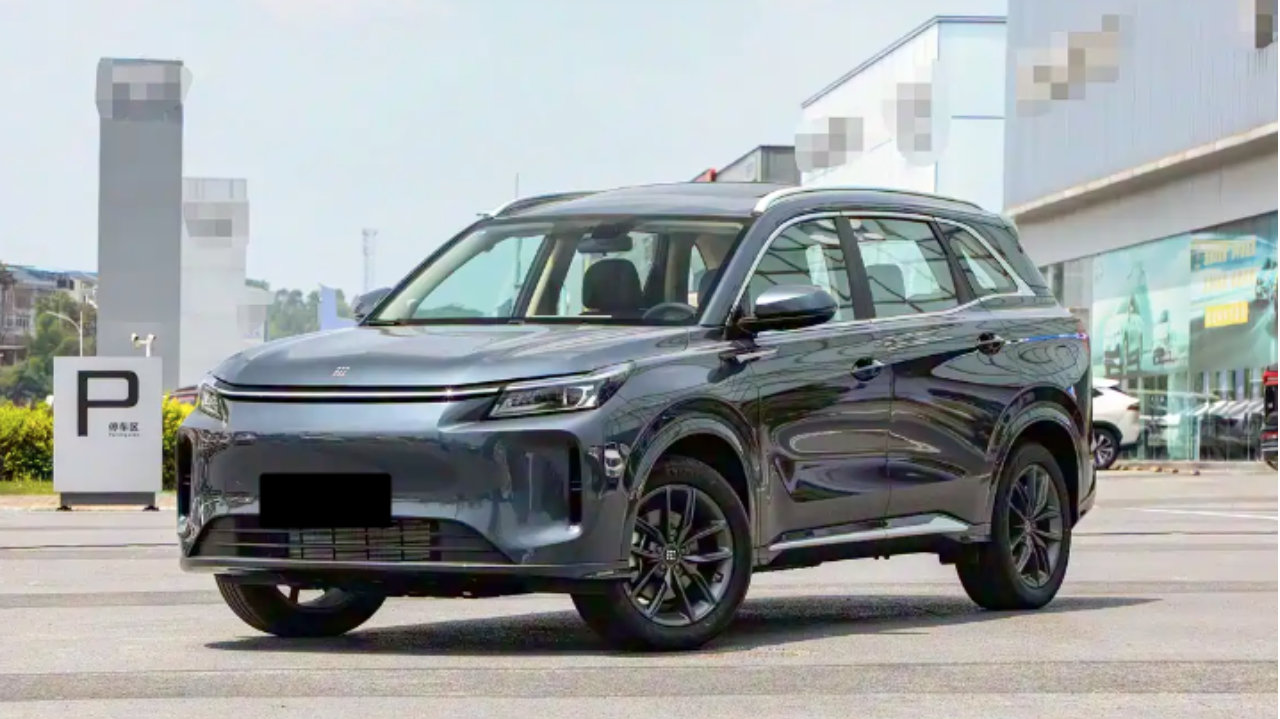 新款蓝电E5 PLUS来了！限时11.98万，纯电续航230公里，配FSD悬架