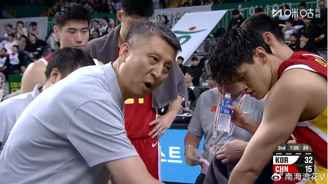 中国男篮暴跌至亚洲第11名，付政浩发声:呼吁中国男篮尽快换帅